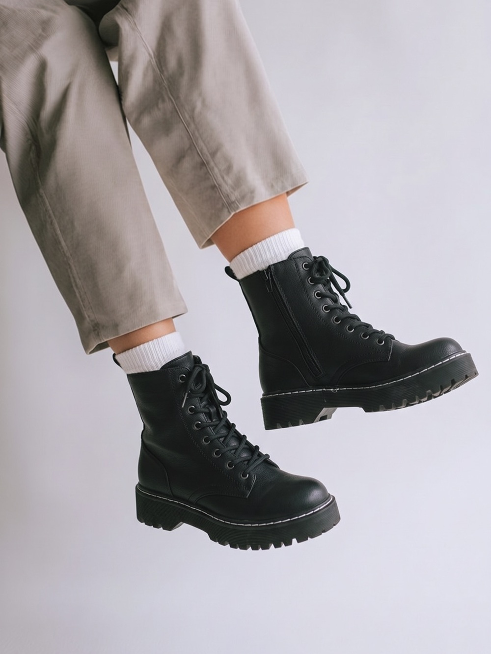 Sincerely Jules Women Sz 6.5 M Classic lace up lug sole Black Combat Boots